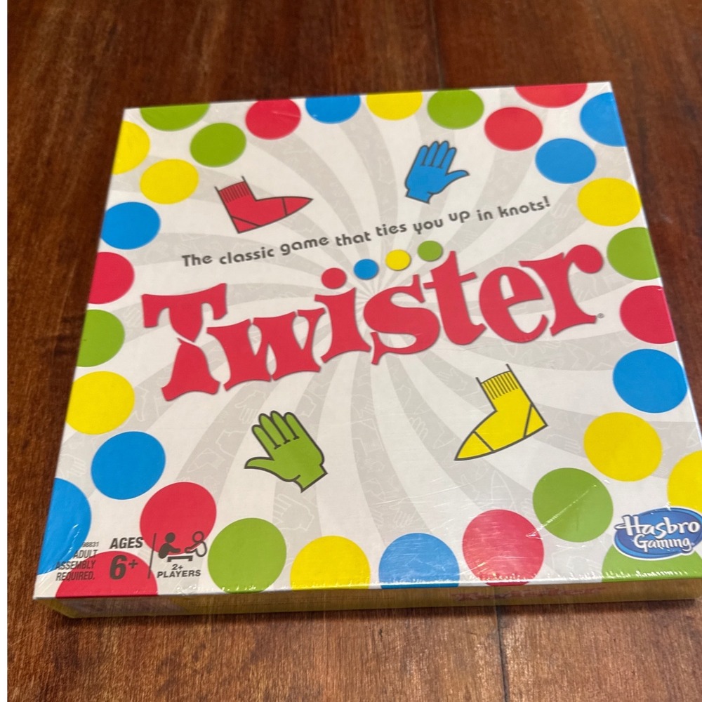Hasbro Gaming Twister Classic Party Board Game 98831 New Sealed 2018 Edition